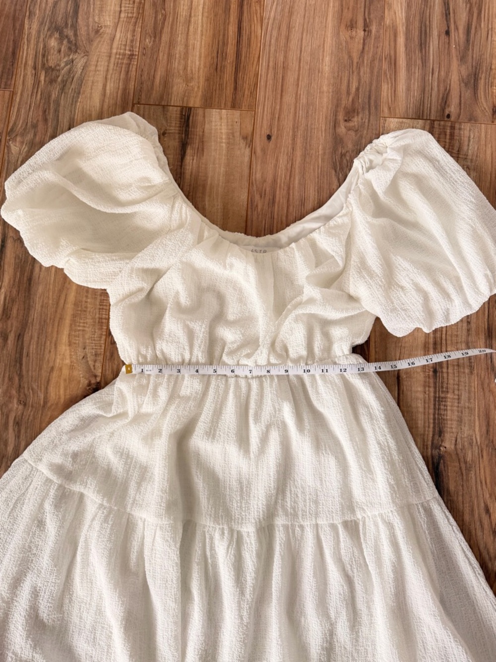 Astr White Puff-Sleeve Tiered Midi Dress - Picture 7 of 11